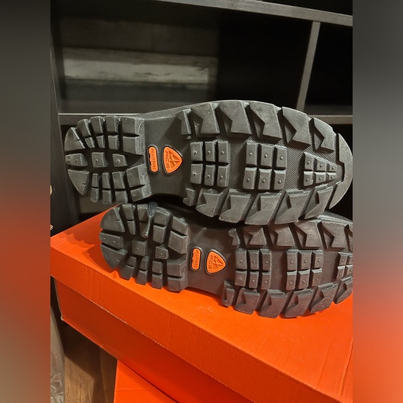 Nike Black Tactical Boots with Rugged Sole - Picture 3 of 6